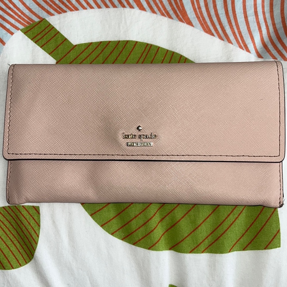 Cute Kate Spade Wallet